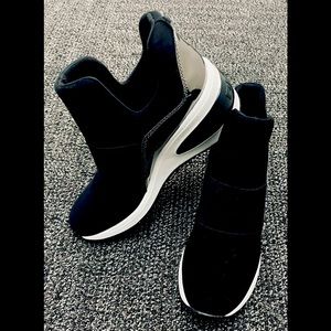 DKNY  Athletic Shoes